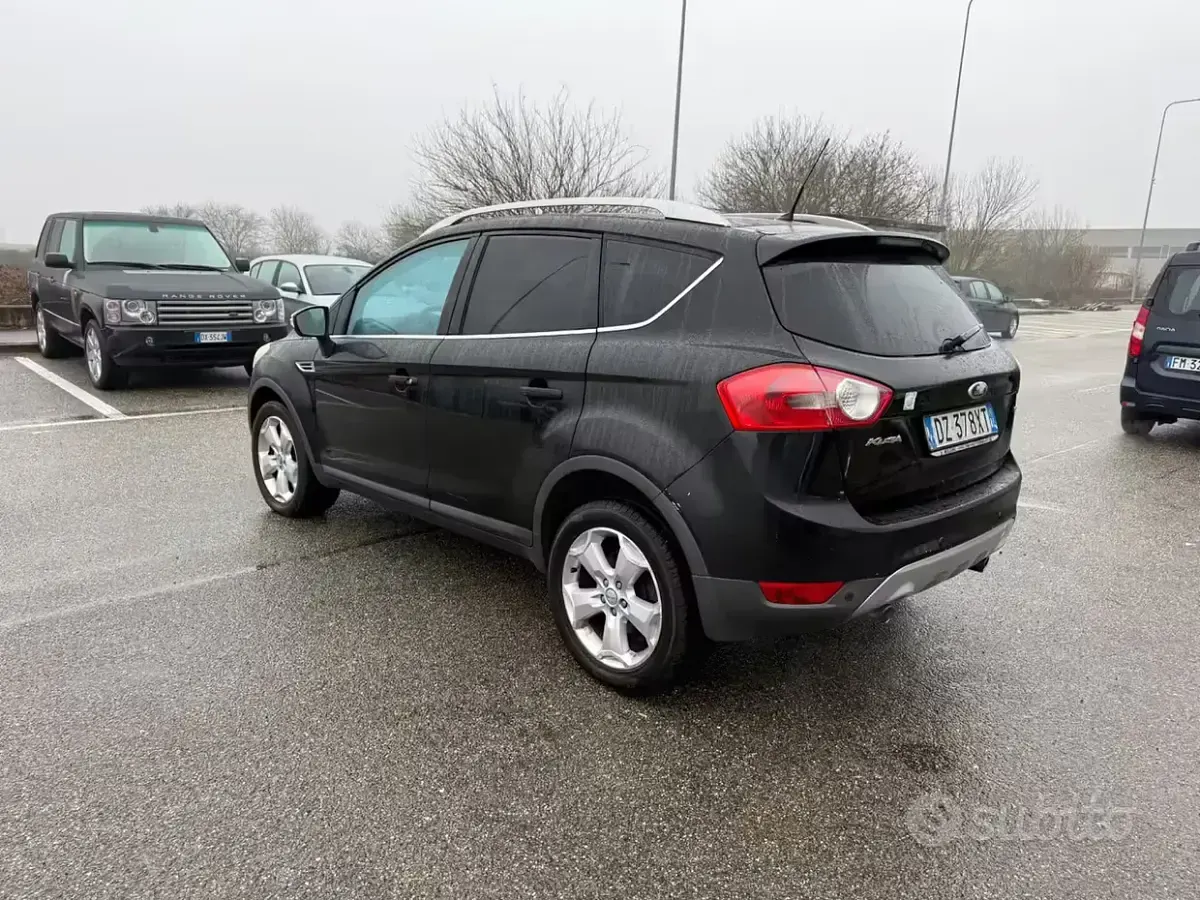Usado Ford Kuga Titanium 136 CV (100 kW) 2010 Negro SUV