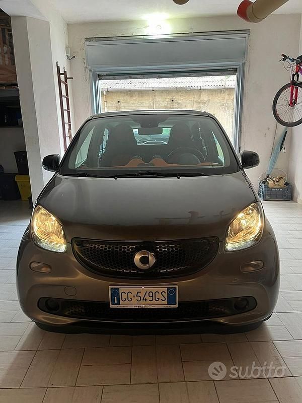 Grigio Usata 2014 Smart ForFour Due volumi | 8990 € - Immagine 1/4