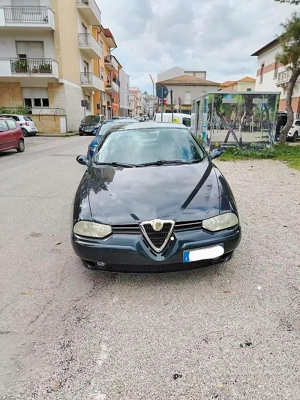 Usata Alfa Romeo 156 140 CV (102 kW) 2003 Blu Berlina