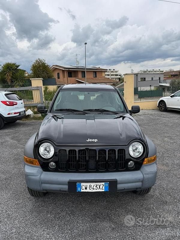Usata Jeep Cherokee Limited 163 CV (119 kW) 2006 Nero SUV