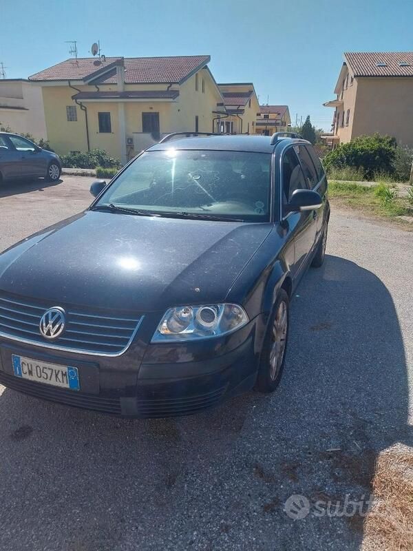 Nero Usata 2004 VW Passat Station wagon | 1000 € (Ottimo prezzo) - Immagine 1/4