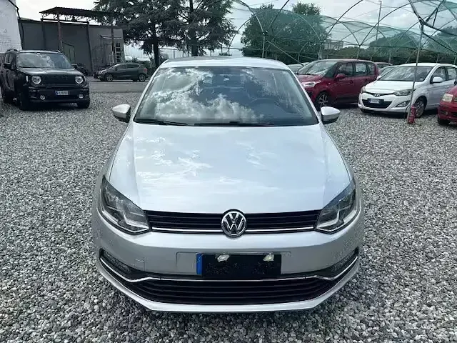 Usata VW Polo Trendline 75 CV (55 kW) 2016 Grigio Berlina