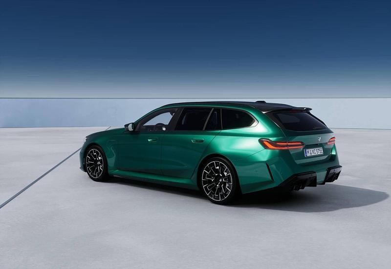Nuova BMW M5 Comfort Edition 585 CV (430 kW) 2026 Station wagon