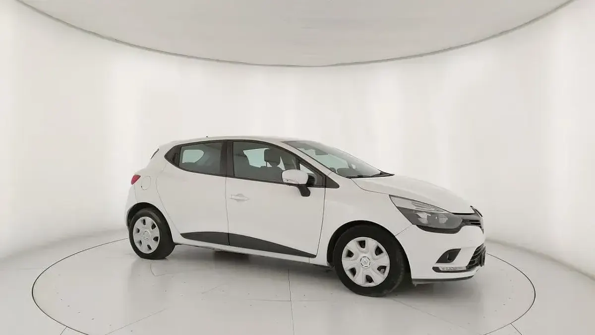 Usata Renault Clio Zen 75 CV (55 kW) 2017 Bianco Utilitaria