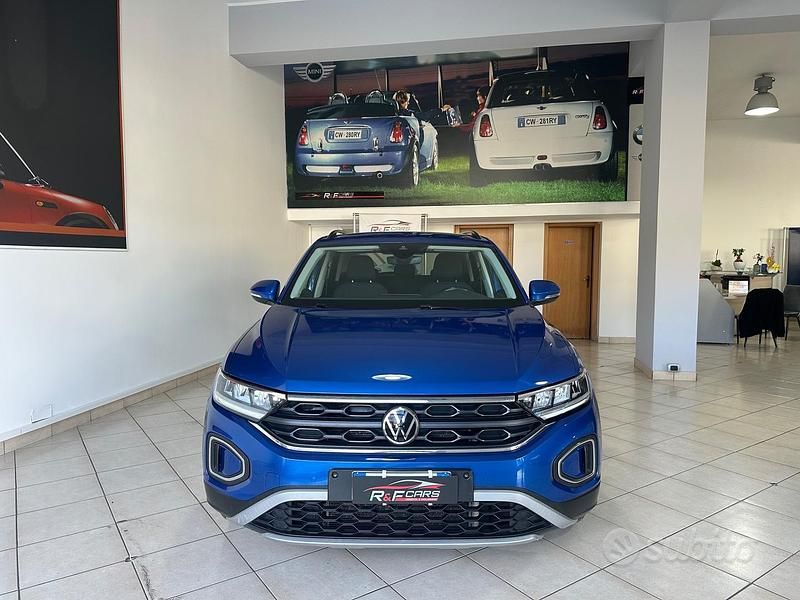 Usata VW T-Roc Life 150 CV (110 kW) 2022 Blu SUV