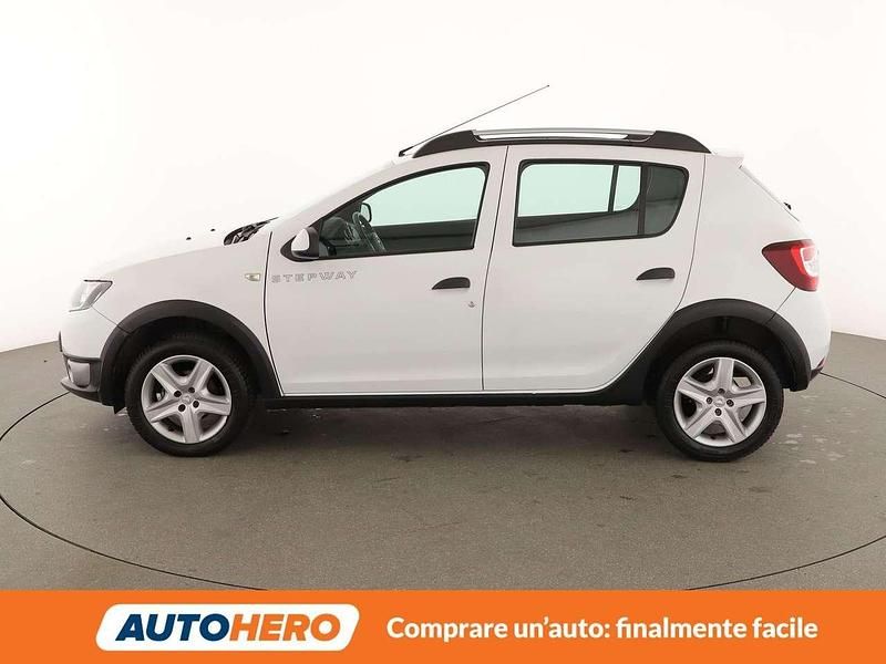 Usata Dacia Sandero Prestige 90 CV (66 kW) 2015 Bianco Utilitaria