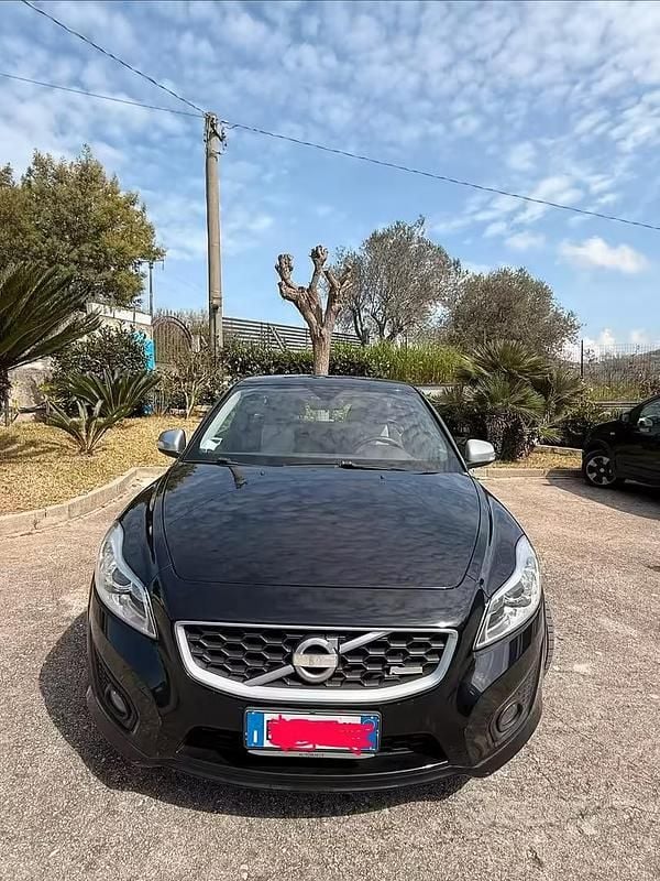 Usata Volvo C30 R-Design 109 CV (80 kW) 2010 Nero Utilitaria