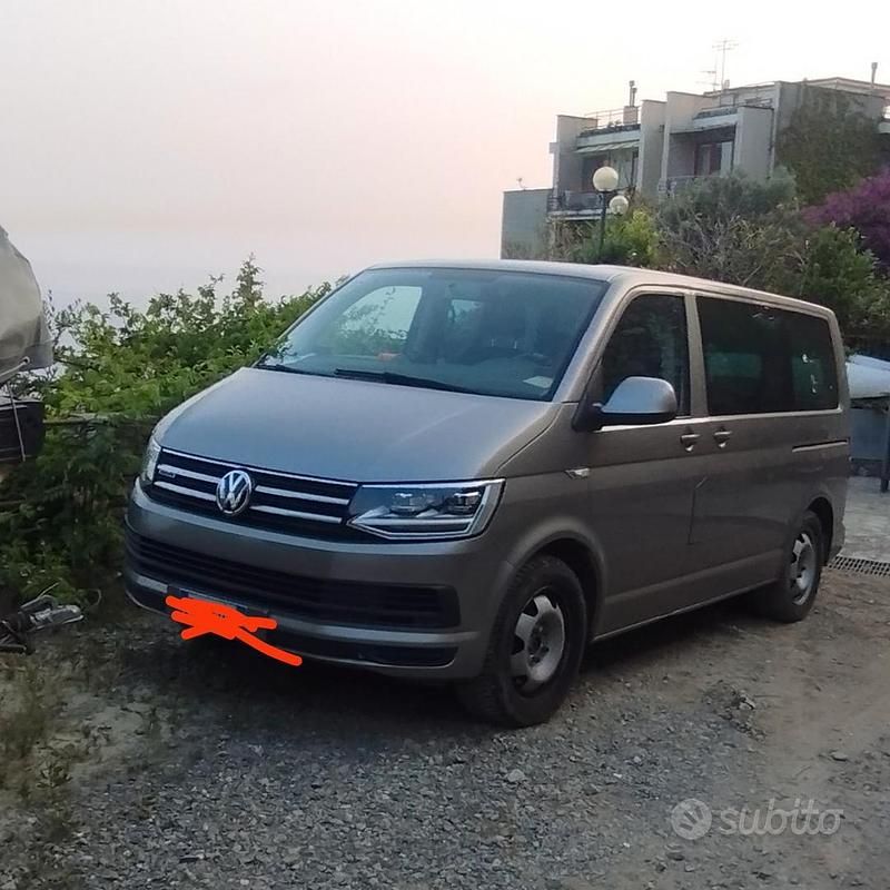 Grigio Usata 2015 VW Caravelle Comfortline Monovolume | 19.500 € - Immagine 1/4
