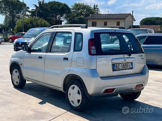 Usata Suzuki Ignis 83 CV (61 kW) 2002 Grigio Utilitaria