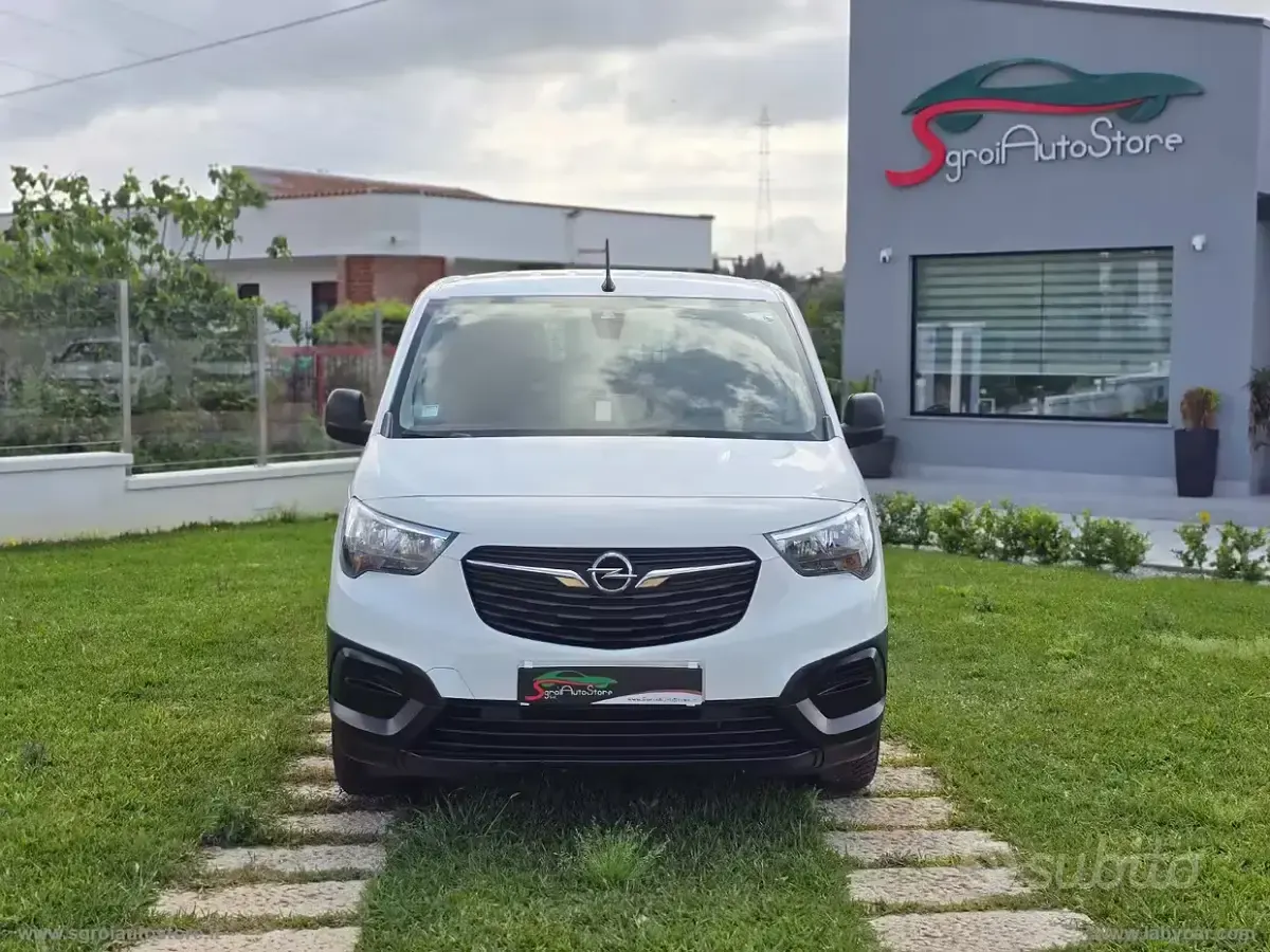 Usata Opel Combo 102 CV (75 kW) 2021 Bianco Monovolume