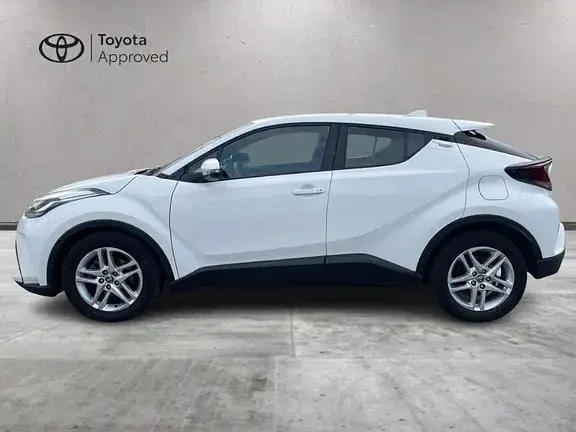 Usata Toyota C-HR Active 122 CV (89 kW) 2023 Bianco SUV