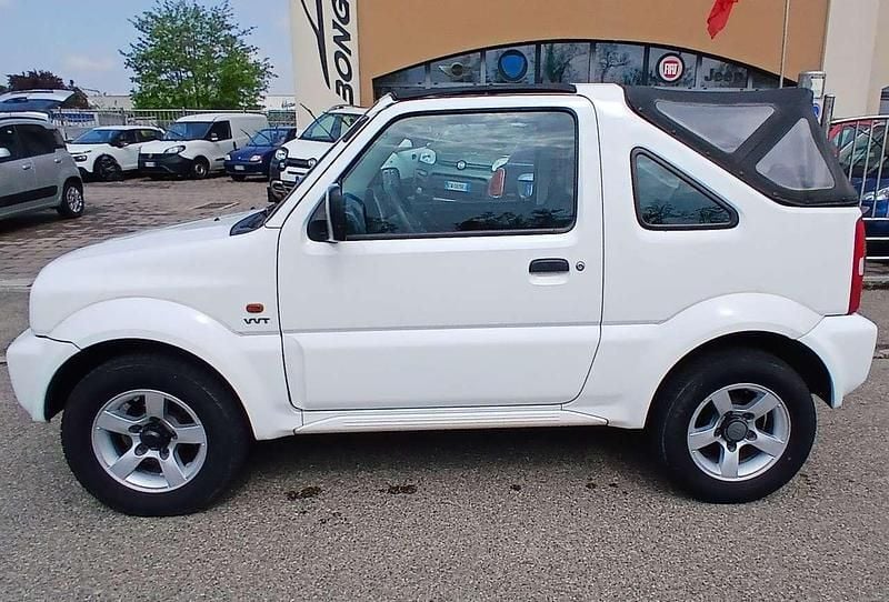 Usata Suzuki Jimny 86 CV (63 kW) 2006 Vernice pastello SUV