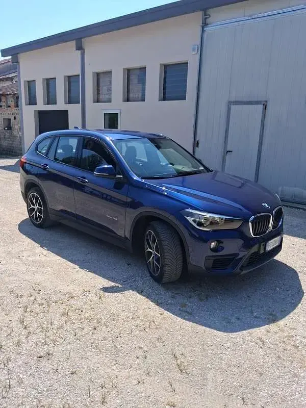Usata BMW X1 150 CV (110 kW) 2016 Bluazzurro SUV