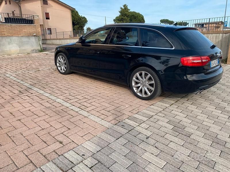 Usata Audi A4 150 CV (110 kW) 2014 Nero Berlina