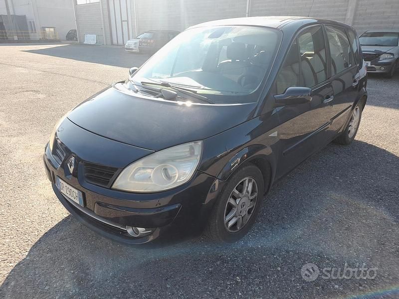 Usata Renault Scénic II 106 CV (77 kW) 2008 Blu Monovolume