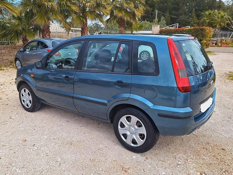 Usata Ford Fusion 68 CV (50 kW) 2005 Blu Utilitaria