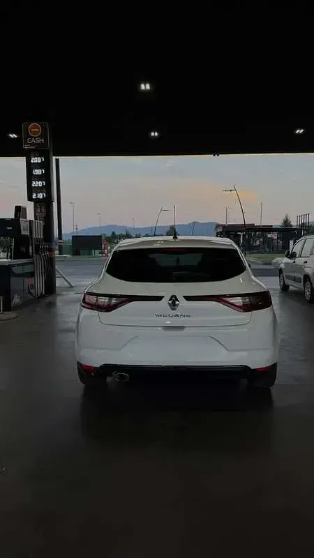 Usata Renault Mégane III 110 CV (80 kW) 2016 Berlina