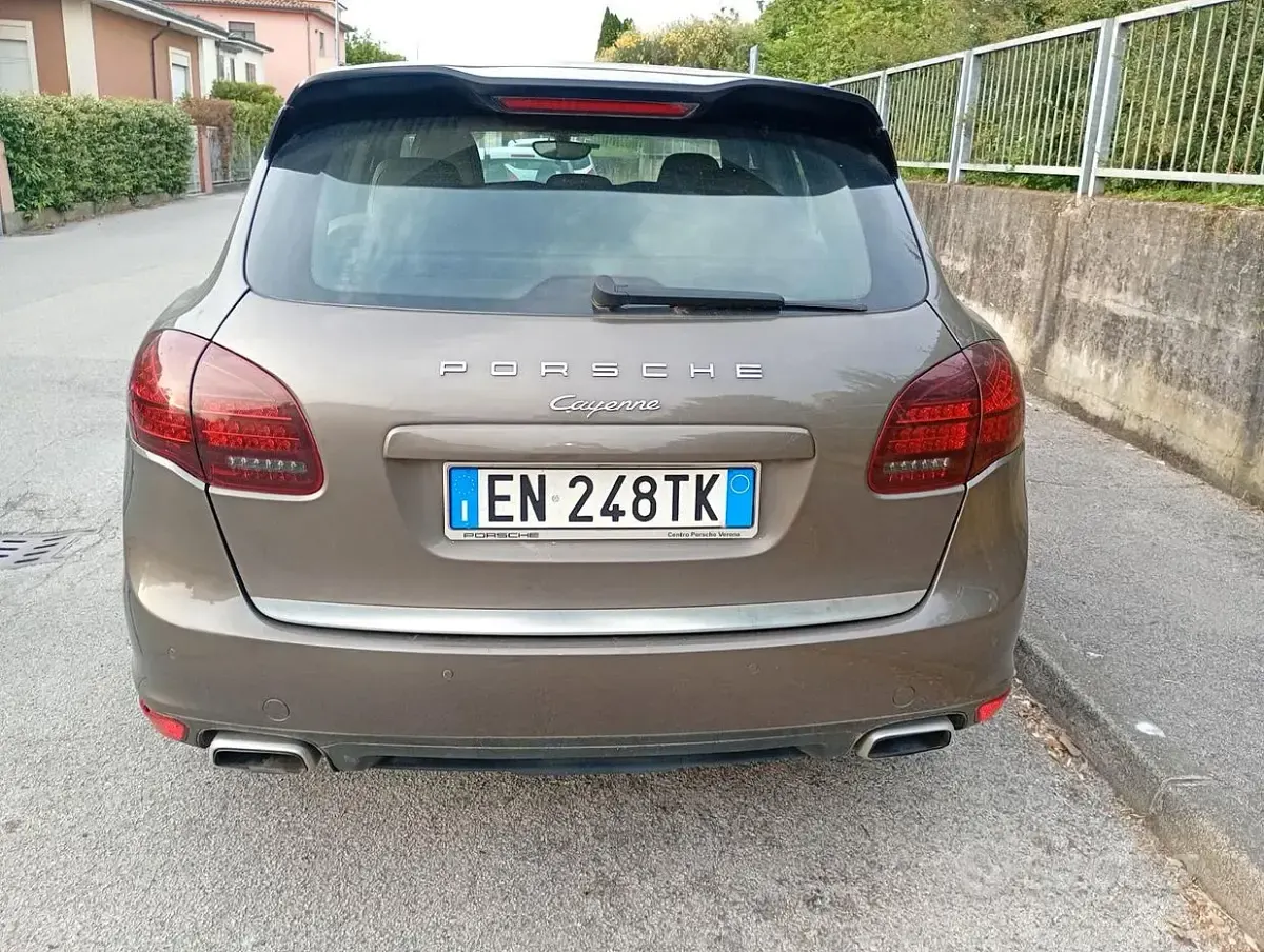 Usata Porsche Cayenne 245 CV (180 kW) 2012 Marrone SUV