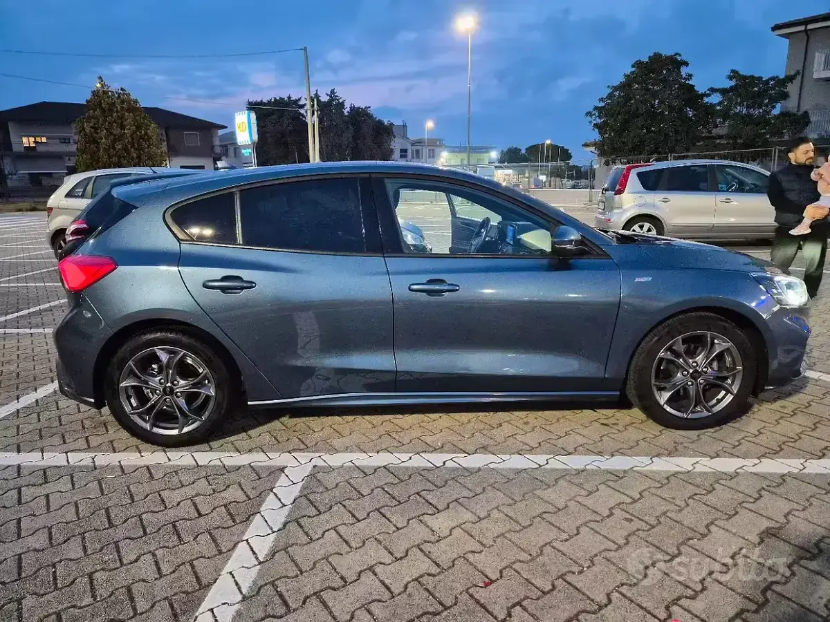 Usata Ford Focus ST-Line 125 CV (91 kW) 2022 Berlina