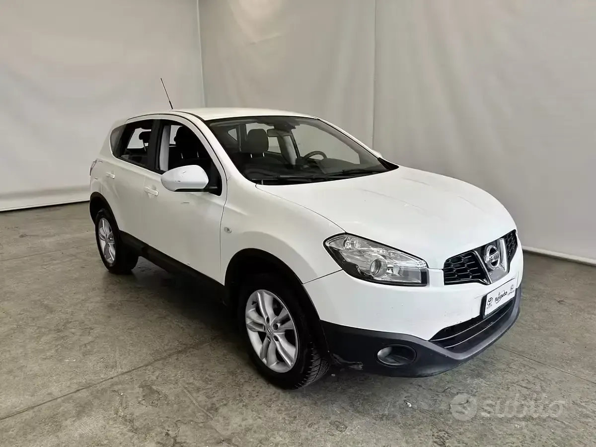 Usata Nissan Qashqai Acenta 131 CV (96 kW) 2013 Bianco SUV