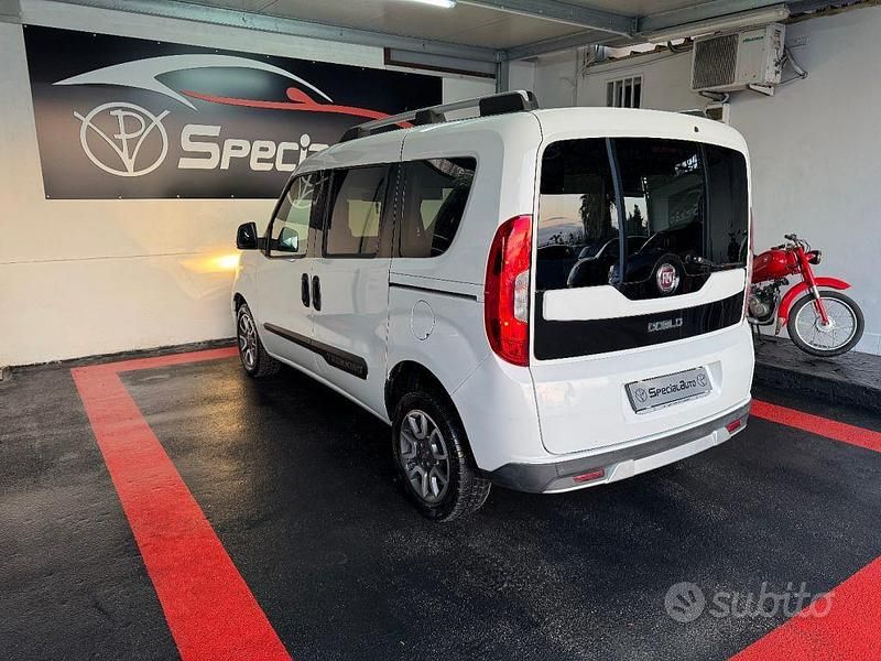 Usata Fiat Doblò Trekking 120 CV (88 kW) 2015 Bianco Monovolume