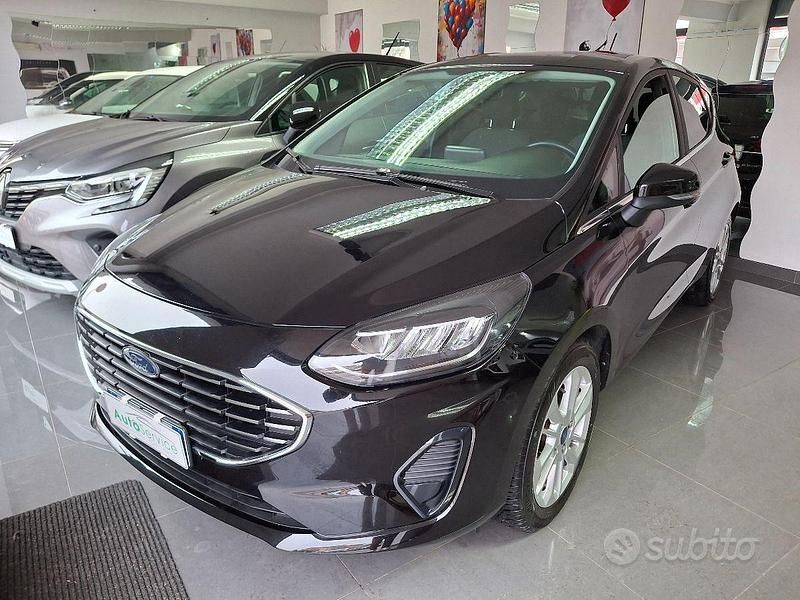 Begagnad Ford Fiesta Titanium 75 HK (55 kW) 2023 Svart Halvkombi