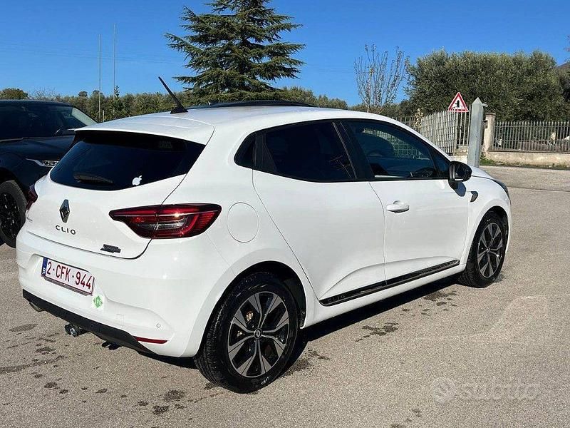Usata Renault Clio V Intens 101 CV (74 kW) 2021 Bianco Berlina