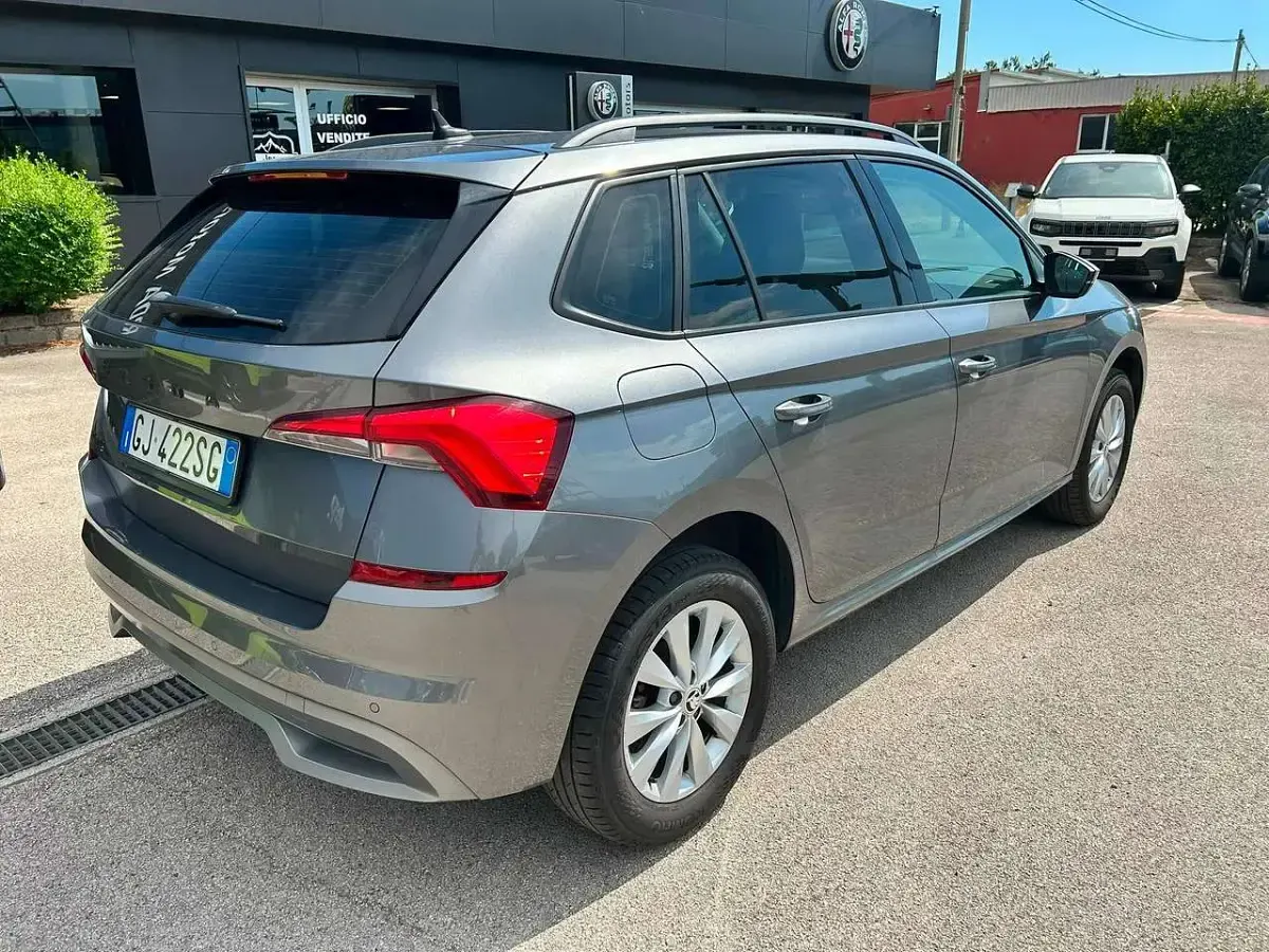 Usata Skoda Kamiq Style 110 CV (80 kW) 2022 Grigio SUV