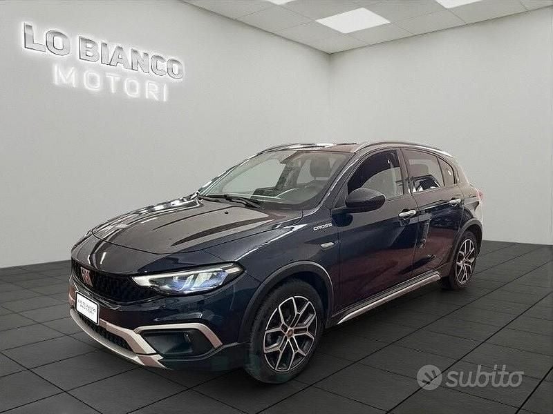 Usata Fiat Tipo Cross 130 CV (95 kW) 2023 Blu Station wagon