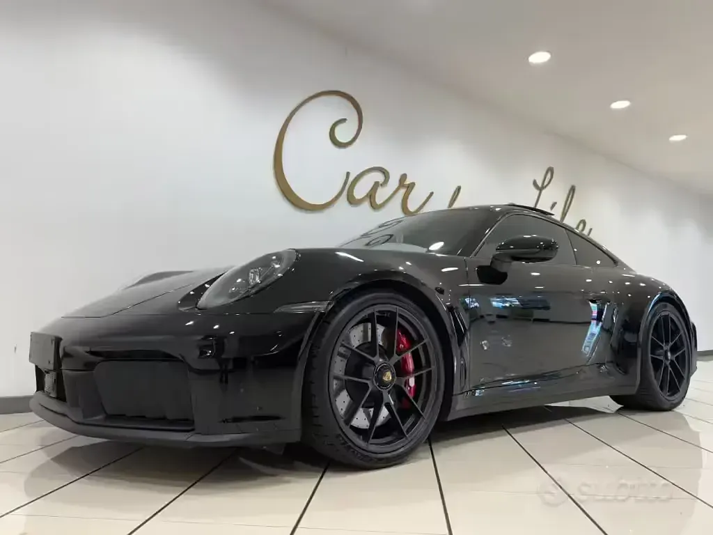 Second-hand Porsche 911 541 CP (397 kW) 2025 Negru Coupe