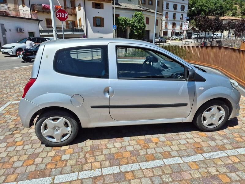 Usado Renault Twingo Dynamique 76 HP (55 kW) 2010 Cinzento Citadino