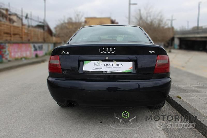 Usata Audi A4 125 CV (91 kW) 1998 Blu Berlina