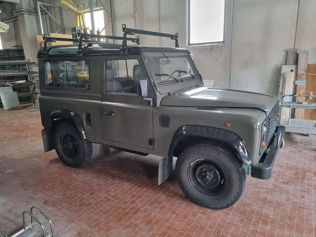 Usata Land Rover Defender 122 CV (89 kW) 1999 SUV