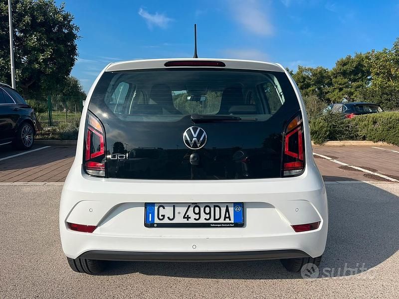 Usata 2022 VW up! Due volumi | 13.000 € (Buon prezzo) - Immagine 1/4