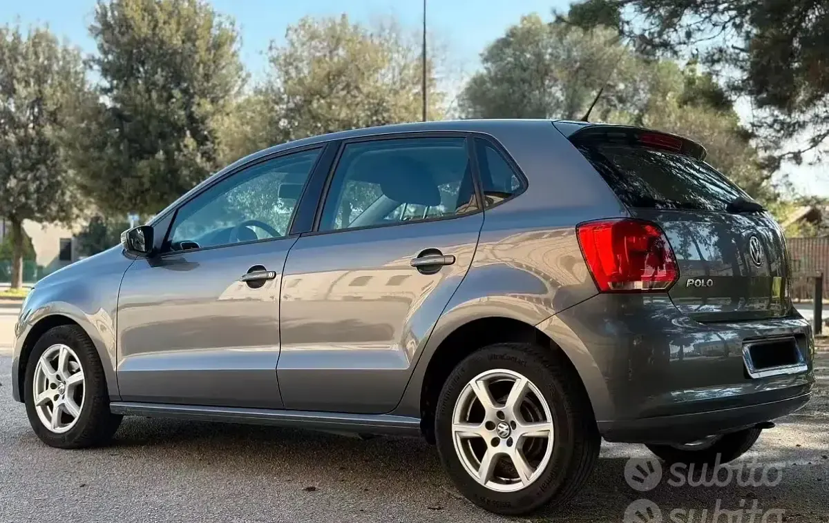 Usata VW Polo 75 CV (55 kW) 2010 Grigio Utilitaria