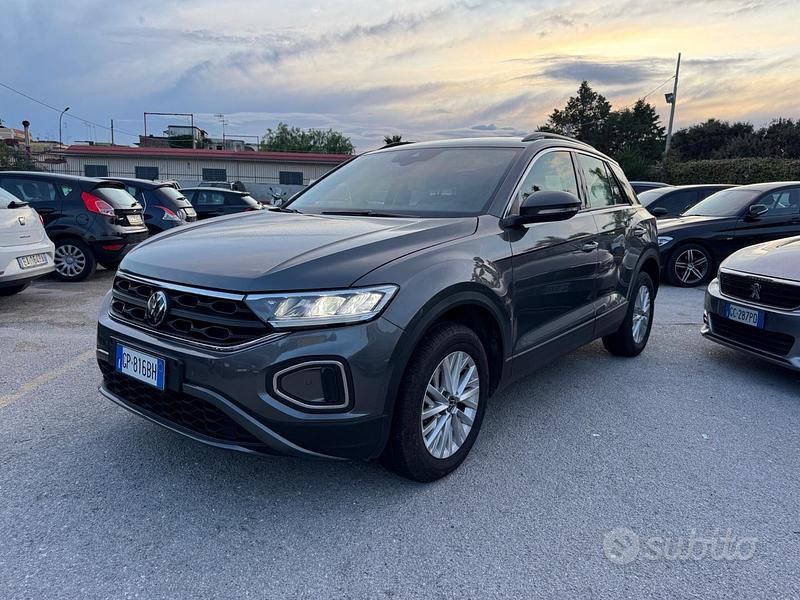 Usata VW T-Roc Style 149 CV (109 kW) 2023 Grigio SUV