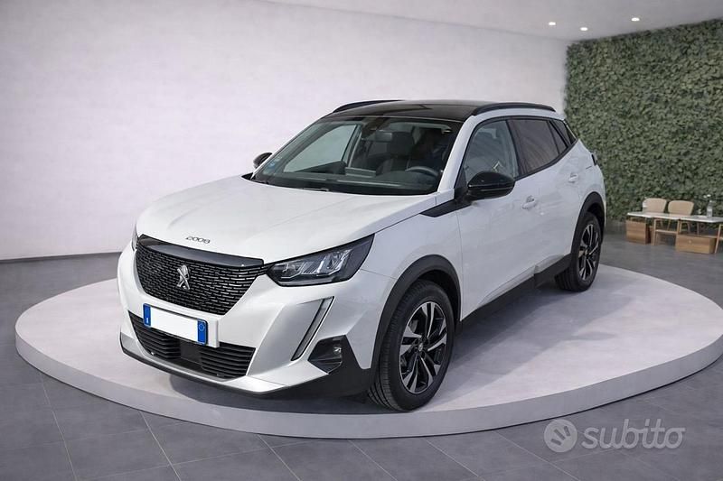 Usata Peugeot 2008 Allure 101 CV (74 kW) 2022 Bianco SUV