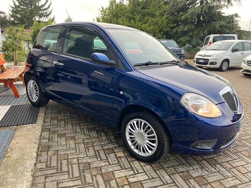 Usata Lancia Ypsilon 59 CV (43 kW) 2008 Blu Utilitaria