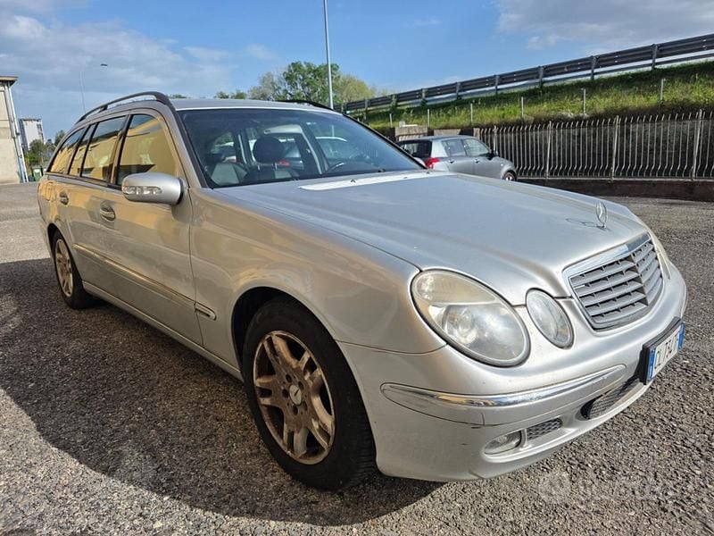 Usata Mercedes E280 Elegance 176 CV (129 kW) 2004 Grigio Station wagon