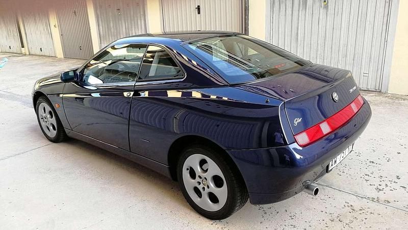 Usata Alfa Romeo GTV Lusso 150 CV (110 kW) 1998 Blu/azzurro Coupé