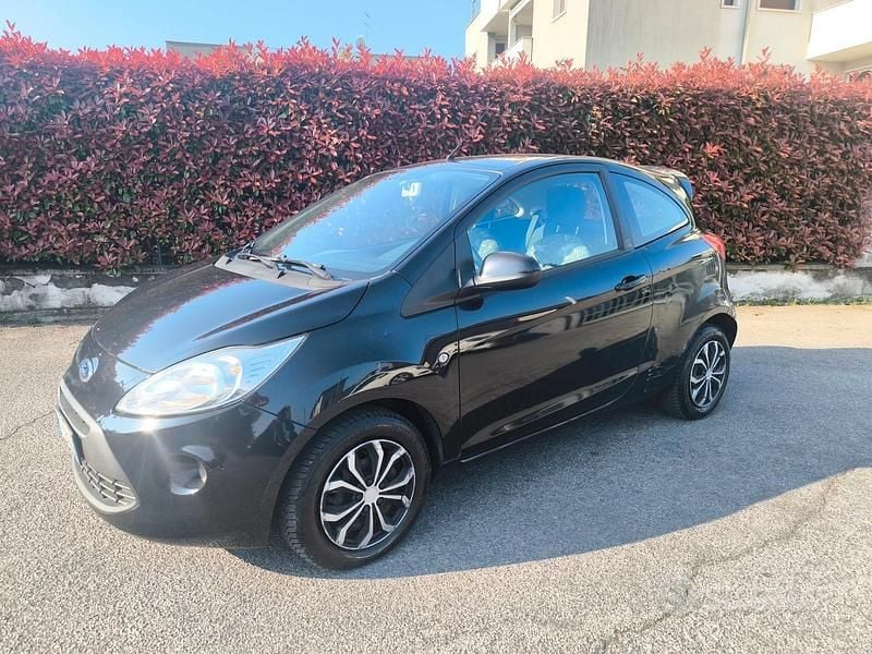 Usata Ford Ka 76 CV (55 kW) 2012 Nero Utilitaria