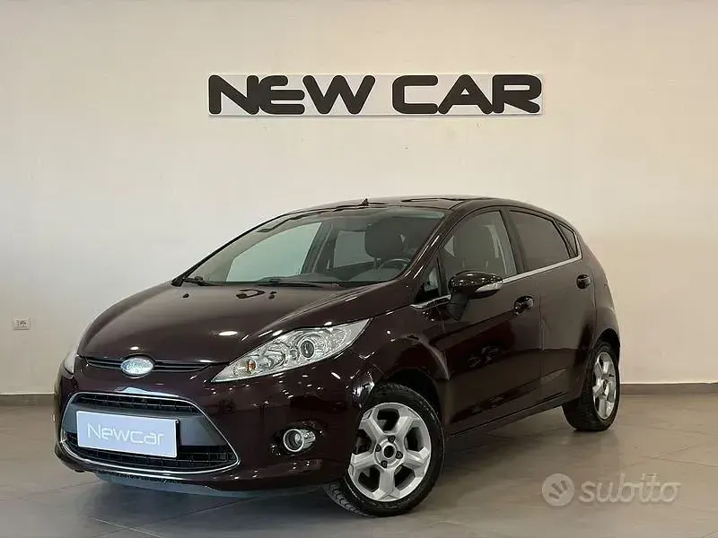 Usata Ford Fiesta Titanium 82 CV (60 kW) 2010 Lilla Berlina