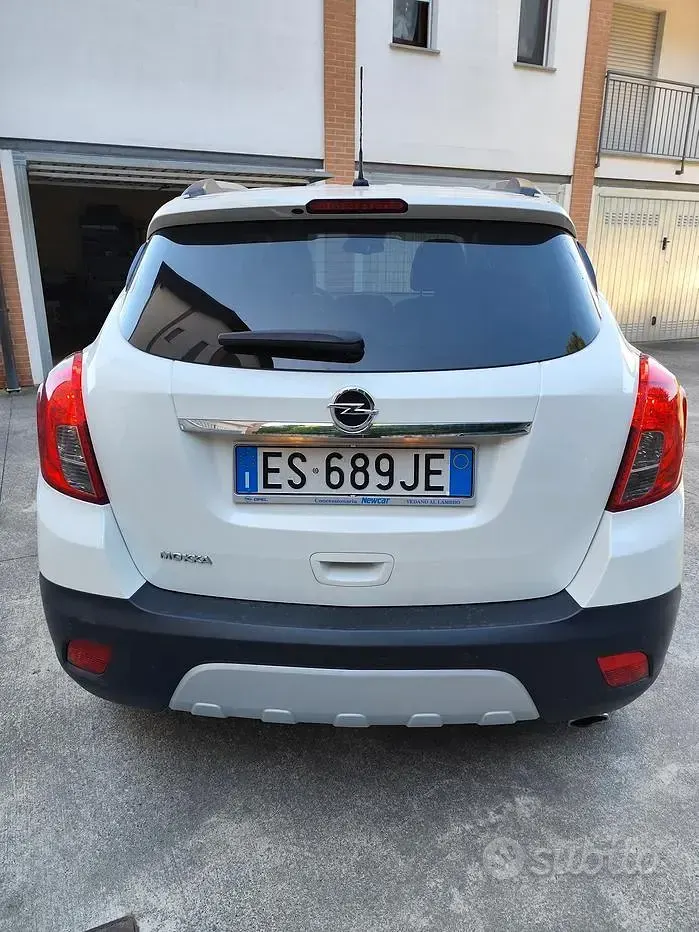 Usata Opel Mokka Cosmo 116 CV (85 kW) 2013 Bianco SUV