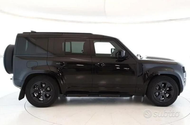 Usata Land Rover Defender 68 CV (50 kW) 2022 Grigio Station wagon