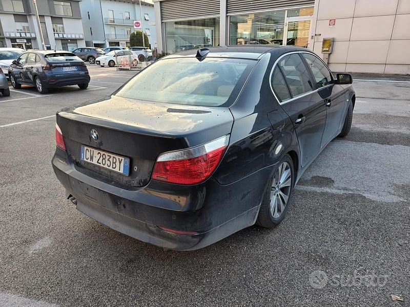 Usata BMW 525 177 CV (130 kW) 2005 Nero Berlina