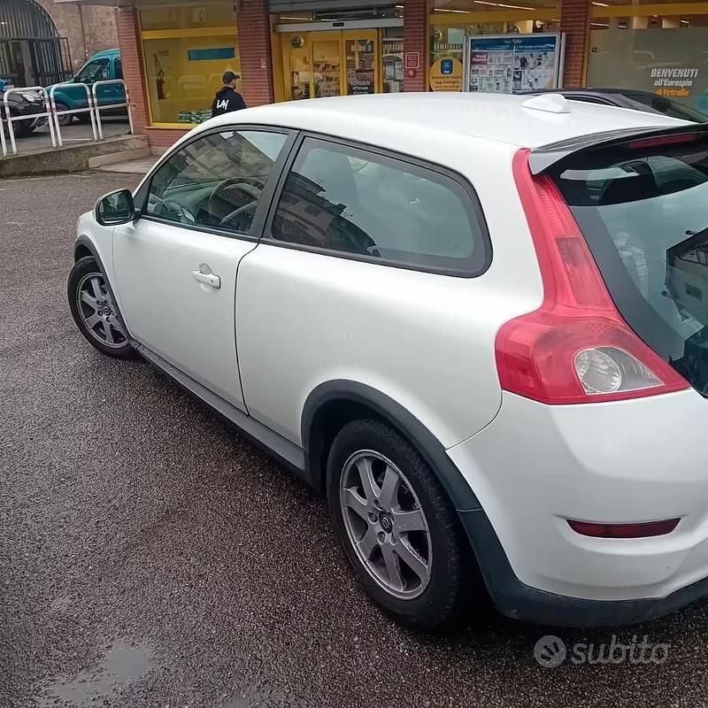 Usata Volvo C30 109 CV (80 kW) 2010 Utilitaria