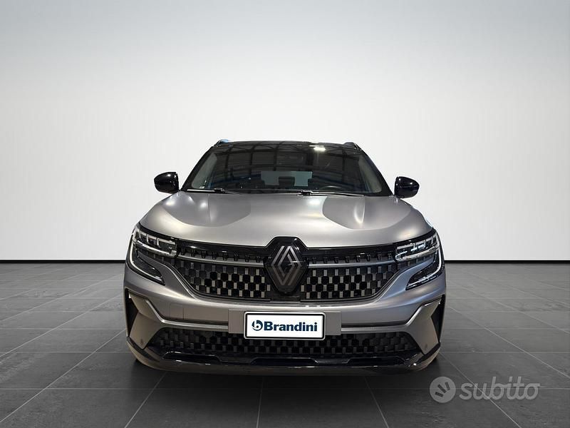 Usata Renault Austral Iconic Esprit Alpine 131 CV (96 kW) 2023 Grigio opaco SUV
