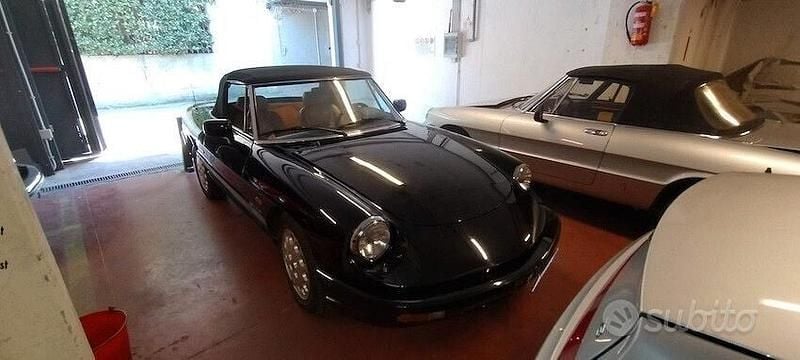 Usata Alfa Romeo Spider 117 CV (86 kW) 1990 Nero Cabrio