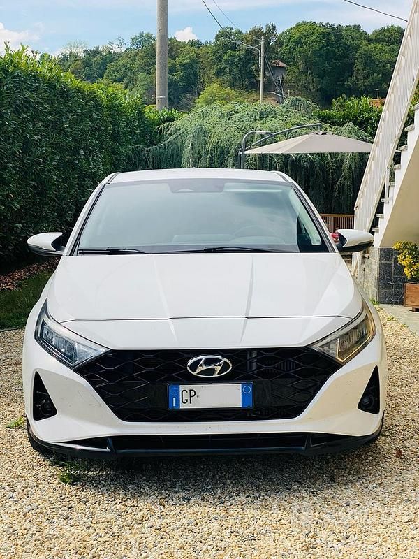Usata Hyundai i20 101 CV (74 kW) 2023 Bianco Utilitaria