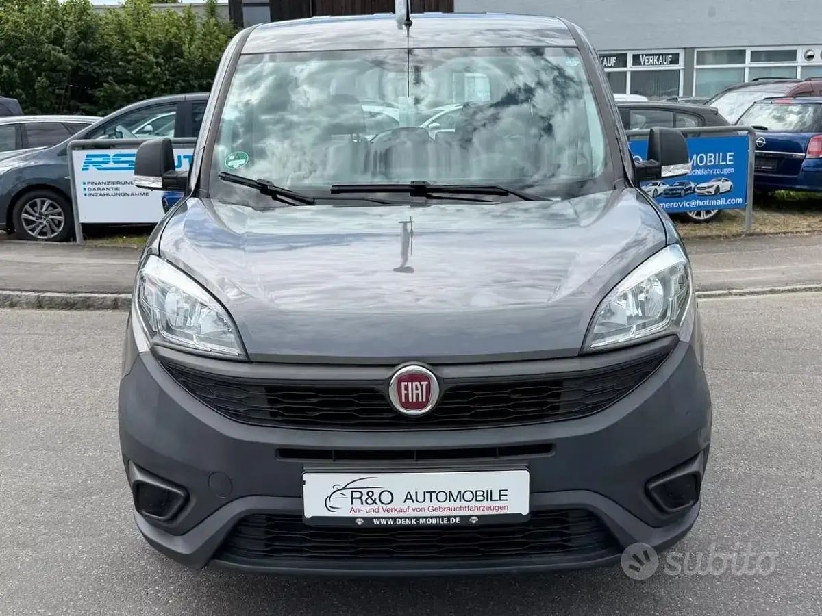 Usata Fiat Doblò 135 CV (99 kW) 2015 Grigio Monovolume